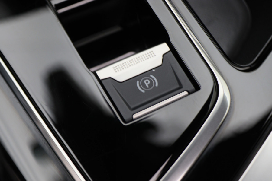 Peugeot 3008 1.6 HYbrid 225 GT Panoramadak, ACC, Camera, Apple Carplay, Sfeerverlichting, LED, DAB, 18''