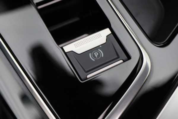 Peugeot 3008 1.6 HYbrid 225 GT Panoramadak, ACC, Camera, Apple Carplay, Sfeerverlichting, LED, DAB, 18''