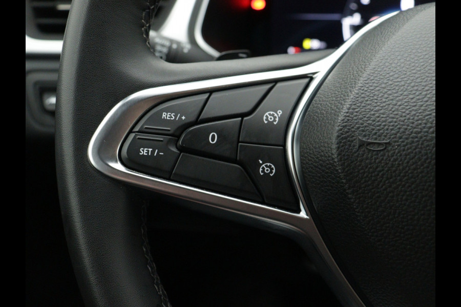 Renault Captur Mild Hybrid 140PK Techno | CAMERA | NAVI GROOT / STOELVERW / 1500KG trekgewicht