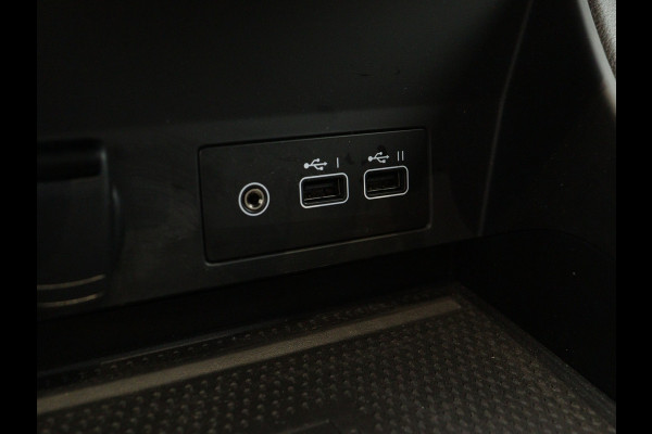 Renault Captur Mild Hybrid 140PK Techno | CAMERA | NAVI GROOT / STOELVERW / 1500KG trekgewicht