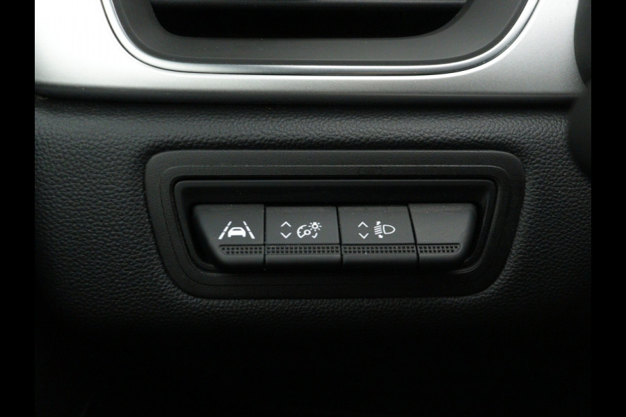 Renault Captur Mild Hybrid 140PK Techno | CAMERA | NAVI GROOT / STOELVERW / 1500KG trekgewicht