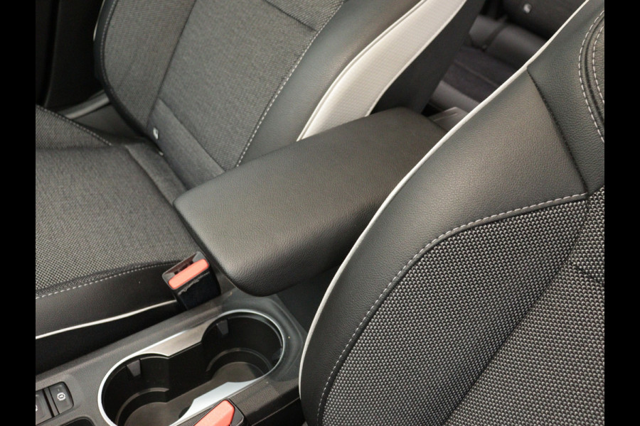 Renault Captur Mild Hybrid 140PK Techno | CAMERA | NAVI GROOT / STOELVERW / 1500KG trekgewicht