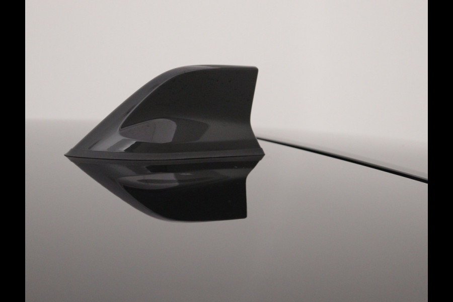 Renault Captur Mild Hybrid 140PK Techno | CAMERA | NAVI GROOT / STOELVERW / 1500KG trekgewicht