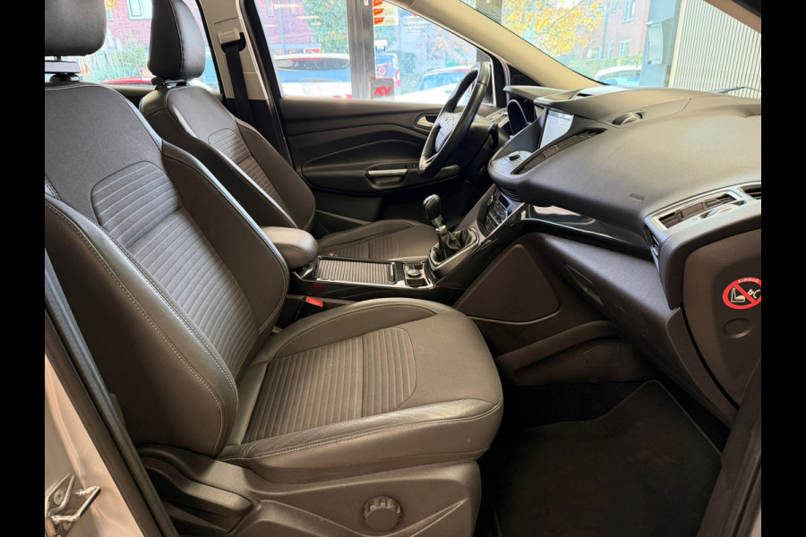 Ford Kuga 1.5 EcoBoost Titanium TREKHAAK NAVIGATIE CAMERA KEYLESS-GO CRUISE PDC AIRCO START/STOP BLUETOOTH