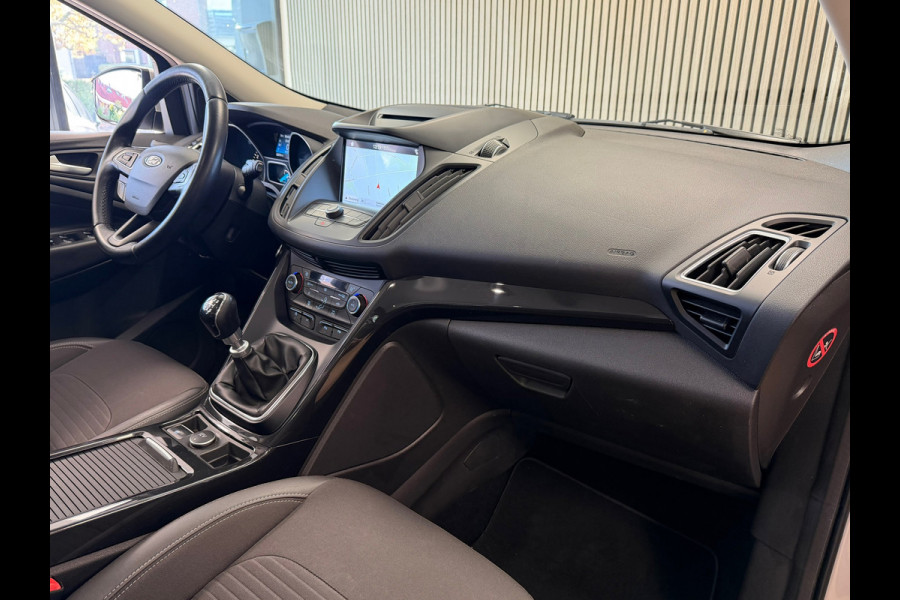 Ford Kuga 1.5 EcoBoost Titanium TREKHAAK NAVIGATIE CAMERA KEYLESS-GO CRUISE PDC AIRCO START/STOP BLUETOOTH