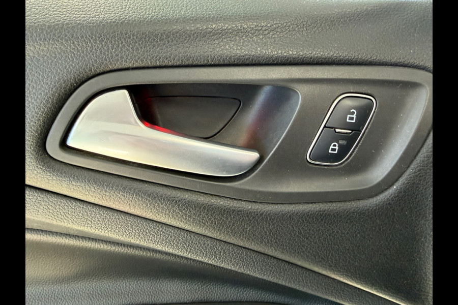 Ford Kuga 1.5 EcoBoost Titanium TREKHAAK NAVIGATIE CAMERA KEYLESS-GO CRUISE PDC AIRCO START/STOP BLUETOOTH