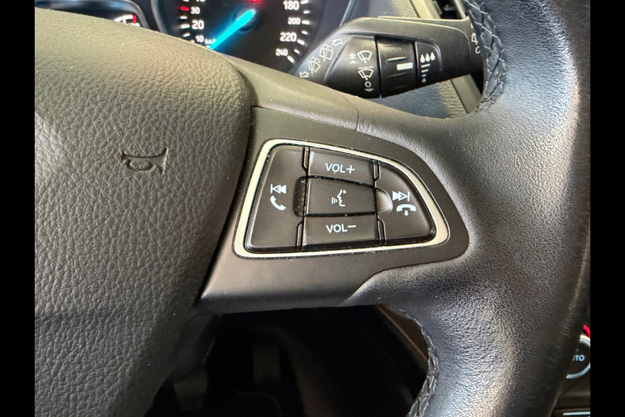 Ford Kuga 1.5 EcoBoost Titanium TREKHAAK NAVIGATIE CAMERA KEYLESS-GO CRUISE PDC AIRCO START/STOP BLUETOOTH