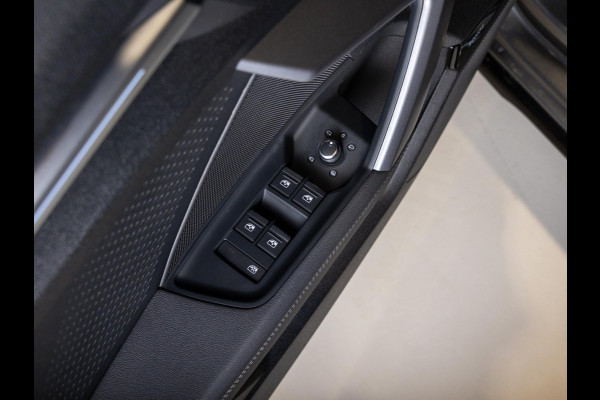 Audi A3 Sportback 35 TFSI S edition / 150pk / Maxton / Panorama dak / Sonos / Achteruitrij camera /