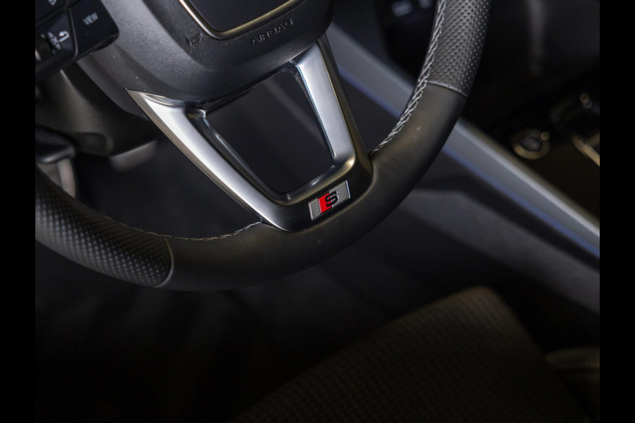 Audi A3 Sportback 35 TFSI S edition / 150pk / Maxton / Panorama dak / Sonos / Achteruitrij camera /