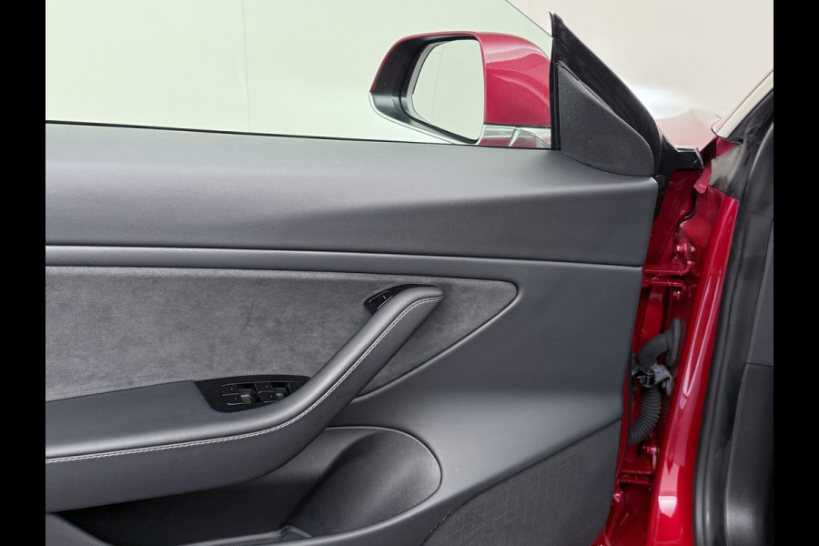 Tesla Model 3 Long Range AWD 75kWh 463PK Lmv FSD-3 Computer 18"Lm  Premium Audio AutoPilot Panoramadak Camera's Leer Adaptive-Cruise-Control+S 4WD Stoel en achterbank verwarming Elektr.Stoelen+Memory+Easy-Entry WiFi Origineel Nederlandse Auto Garantie op Accu/Motor tot 28-09-2028/192.000km