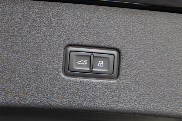 Audi Q8 60 TFSI e quattro Competition Pano, RS stoelen, Head-Up, Aero-Pack, Laser Light, 23"