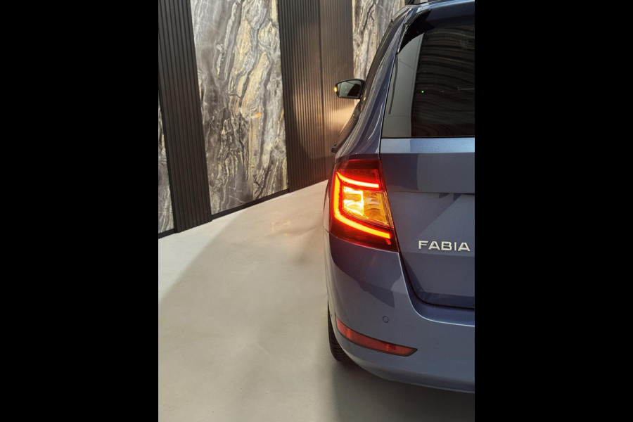 Škoda Fabia Combi 1.0 TSI Business Edition|KEYLESS|FRONT ASS|STOELVERWARMING|BOMVOL