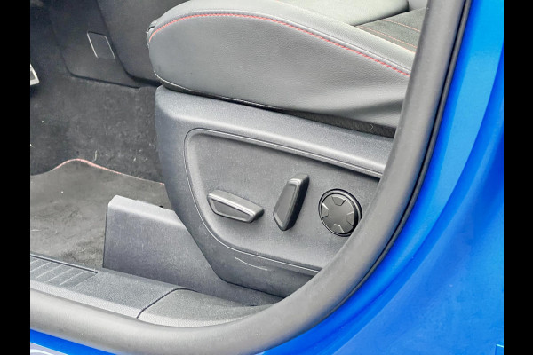 Ford Kuga 2.5 FHEV ST-Line X 190pk | Zuid | Driver Assistance Pack | Technology Pack | Winterpack | Panoramadak | All Weather banden | Geen stekker nodig