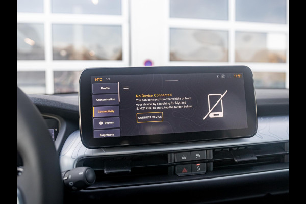 Jeep Avenger 1.2T 4xe The North Face | Schuif/Kanteldak | Clima | Apple Carplay | Adapt. Cruise | Elektr. A-Klep | Keyless | Navi | Stoel&Stuurverwarming