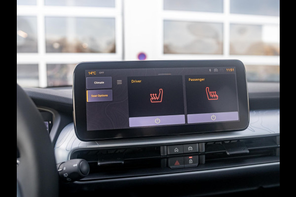 Jeep Avenger 1.2T 4xe The North Face | Schuif/Kanteldak | Clima | Apple Carplay | Adapt. Cruise | Elektr. A-Klep | Keyless | Navi | Stoel&Stuurverwarming