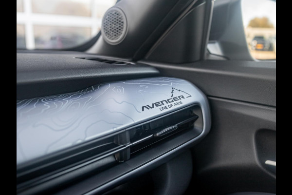 Jeep Avenger 1.2T 4xe The North Face | Schuif/Kanteldak | Clima | Apple Carplay | Adapt. Cruise | Elektr. A-Klep | Keyless | Navi | Stoel&Stuurverwarming