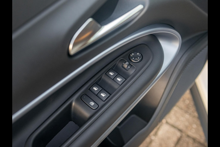 Jeep Avenger 1.2T 4xe The North Face | Schuif/Kanteldak | Clima | Apple Carplay | Adapt. Cruise | Elektr. A-Klep | Keyless | Navi | Stoel&Stuurverwarming