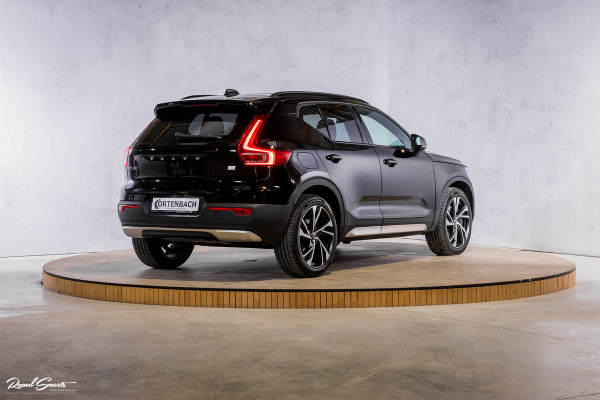 Volvo XC40 1.5 T4 Recharge R-Design | Exclusive bumper pakket | Adaptieve cruise | Panorama dak | Harman Kardon | Zwenkbare trekhaak |