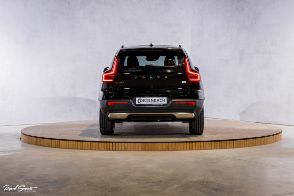Volvo XC40 1.5 T4 Recharge R-Design | Exclusive bumper pakket | Adaptieve cruise | Panorama dak | Harman Kardon | Zwenkbare trekhaak |