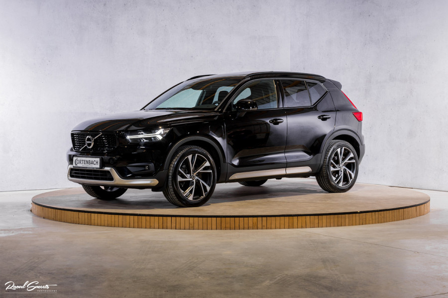 Volvo XC40 1.5 T4 Recharge R-Design | Exclusive bumper pakket | Adaptieve cruise | Panorama dak | Harman Kardon | Zwenkbare trekhaak |