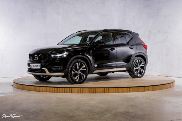 Volvo XC40 1.5 T4 Recharge R-Design | Exclusive bumper pakket | Adaptieve cruise | Panorama dak | Harman Kardon | Zwenkbare trekhaak |