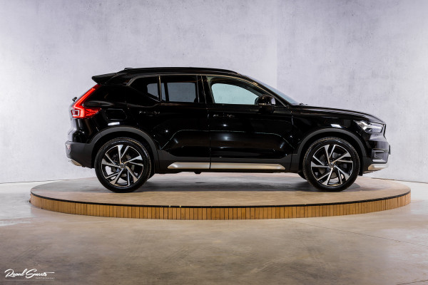 Volvo XC40 1.5 T4 Recharge R-Design | Exclusive bumper pakket | Adaptieve cruise | Panorama dak | Harman Kardon | Zwenkbare trekhaak |