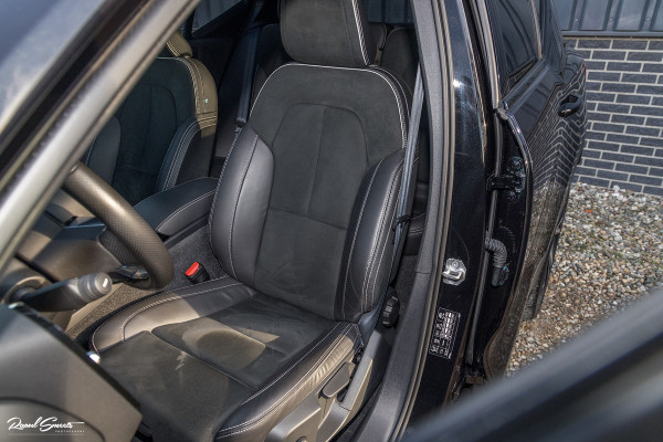 Volvo XC40 1.5 T4 Recharge R-Design | Exclusive bumper pakket | Adaptieve cruise | Panorama dak | Harman Kardon | Zwenkbare trekhaak |