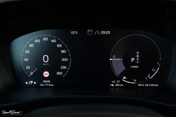 Volvo XC40 1.5 T4 Recharge R-Design | Exclusive bumper pakket | Adaptieve cruise | Panorama dak | Harman Kardon | Zwenkbare trekhaak |