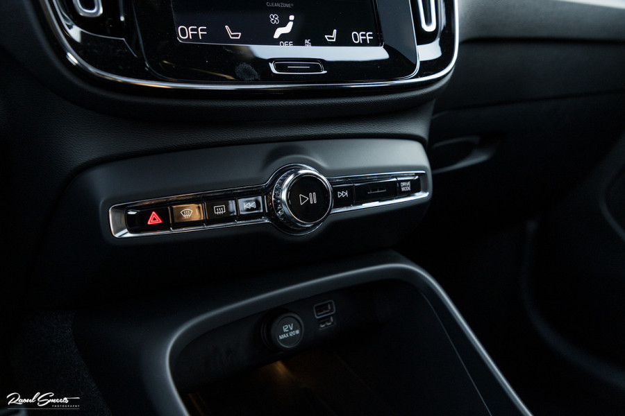 Volvo XC40 1.5 T4 Recharge R-Design | Exclusive bumper pakket | Adaptieve cruise | Panorama dak | Harman Kardon | Zwenkbare trekhaak |