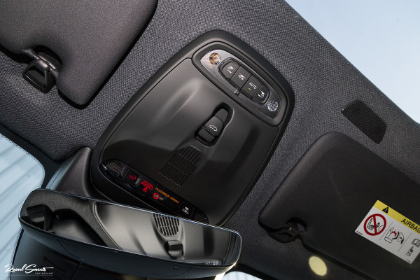 Volvo XC40 1.5 T4 Recharge R-Design | Exclusive bumper pakket | Adaptieve cruise | Panorama dak | Harman Kardon | Zwenkbare trekhaak |