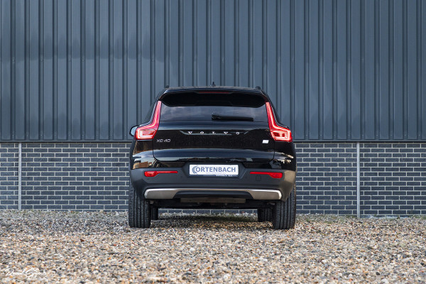 Volvo XC40 1.5 T4 Recharge R-Design | Exclusive bumper pakket | Adaptieve cruise | Panorama dak | Harman Kardon | Zwenkbare trekhaak |