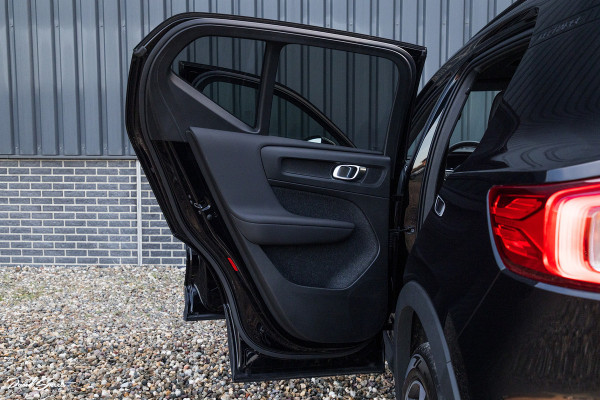 Volvo XC40 1.5 T4 Recharge R-Design | Exclusive bumper pakket | Adaptieve cruise | Panorama dak | Harman Kardon | Zwenkbare trekhaak |