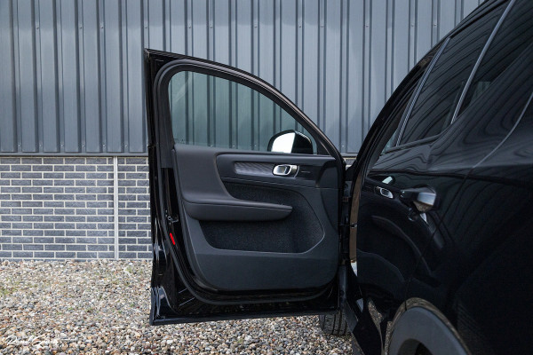 Volvo XC40 1.5 T4 Recharge R-Design | Exclusive bumper pakket | Adaptieve cruise | Panorama dak | Harman Kardon | Zwenkbare trekhaak |