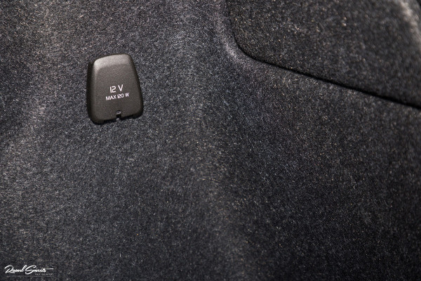 Volvo XC40 1.5 T4 Recharge R-Design | Exclusive bumper pakket | Adaptieve cruise | Panorama dak | Harman Kardon | Zwenkbare trekhaak |