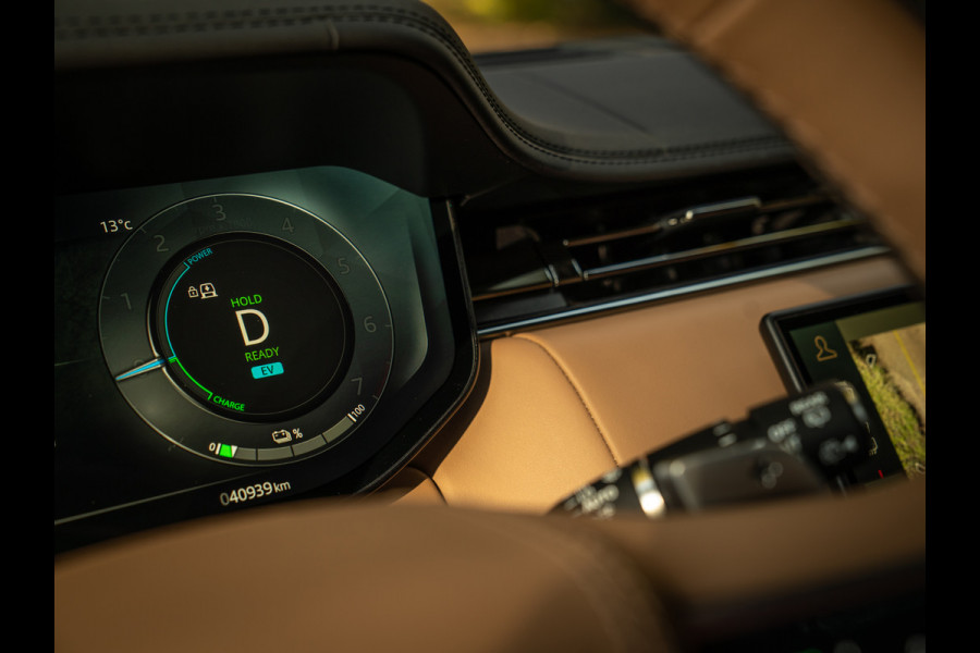 Land Rover Range Rover P550e HSE PHEV | Pano-dak | Head-up | Meridian 3D