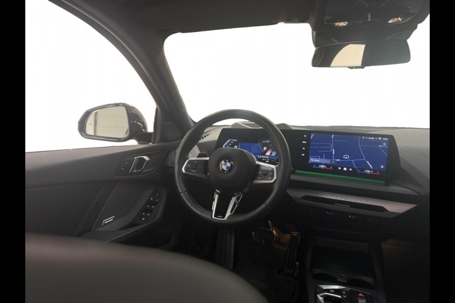 BMW 1-serie 120 | M-Sport Pro Harman/Kardon | Hud| Carplay & Android Auto|Pano| Trekhaak | Shadow Line | Cruise|Incl Btw