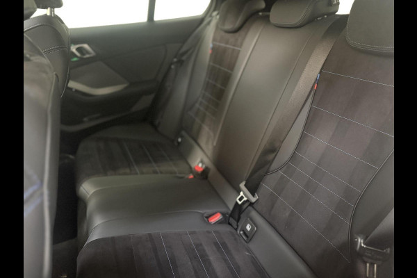 BMW 1-serie 120 | M-Sport Pro Harman/Kardon | Hud| Carplay & Android Auto|Pano| Trekhaak | Shadow Line | Cruise|Incl Btw