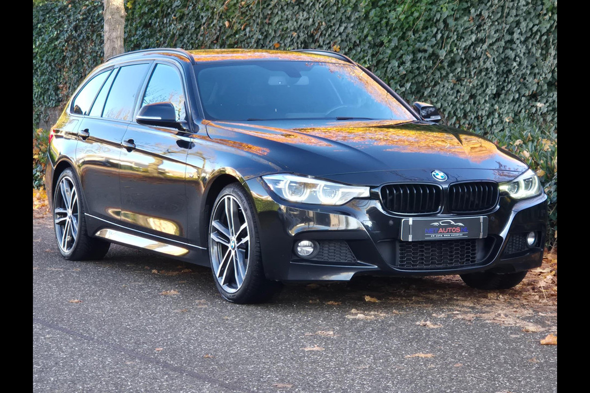 BMW 3 Serie Touring F31 320i M Sport X-drive Trekhaak Apple CarPlay dig.dash 19inch 320i xDrive M Sport Edition