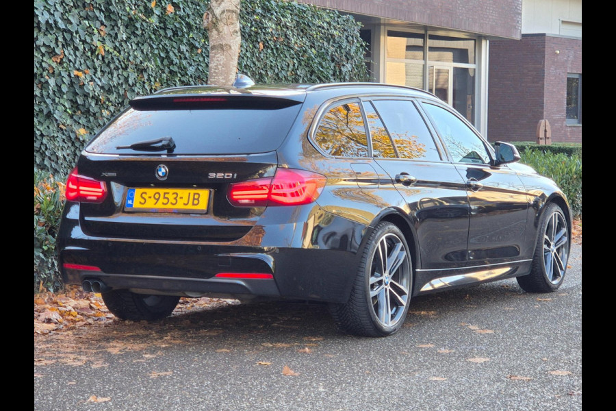 BMW 3 Serie Touring F31 320i M Sport X-drive Trekhaak Apple CarPlay dig.dash 19inch 320i xDrive M Sport Edition