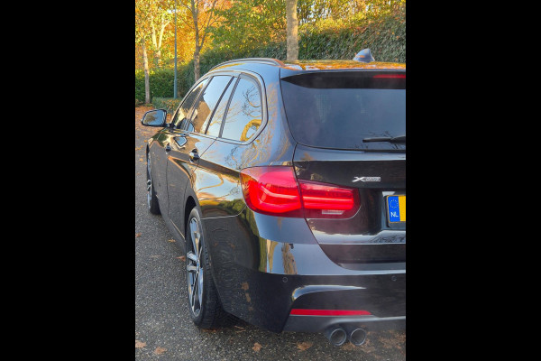 BMW 3 Serie Touring F31 320i M Sport X-drive Trekhaak Apple CarPlay dig.dash 19inch 320i xDrive M Sport Edition
