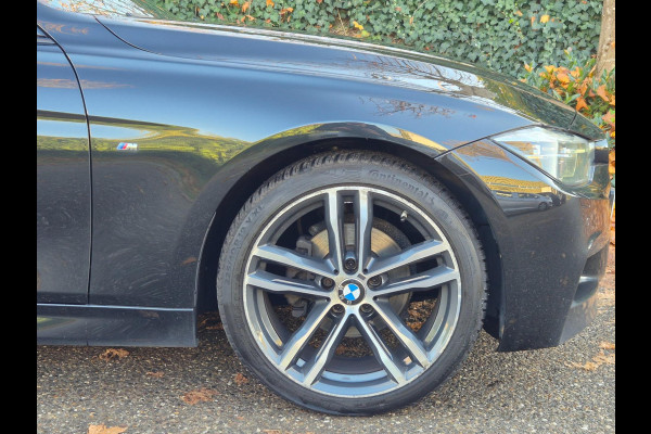 BMW 3 Serie Touring F31 320i M Sport X-drive Trekhaak Apple CarPlay dig.dash 19inch 320i xDrive M Sport Edition
