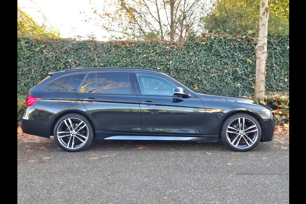 BMW 3 Serie Touring F31 320i M Sport X-drive Trekhaak Apple CarPlay dig.dash 19inch 320i xDrive M Sport Edition