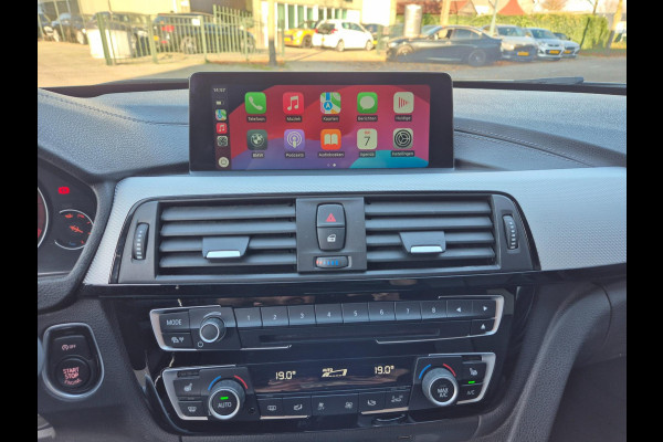 BMW 3 Serie Touring F31 320i M Sport X-drive Trekhaak Apple CarPlay dig.dash 19inch 320i xDrive M Sport Edition