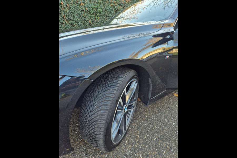 BMW 3 Serie Touring F31 320i M Sport X-drive Trekhaak Apple CarPlay dig.dash 19inch 320i xDrive M Sport Edition