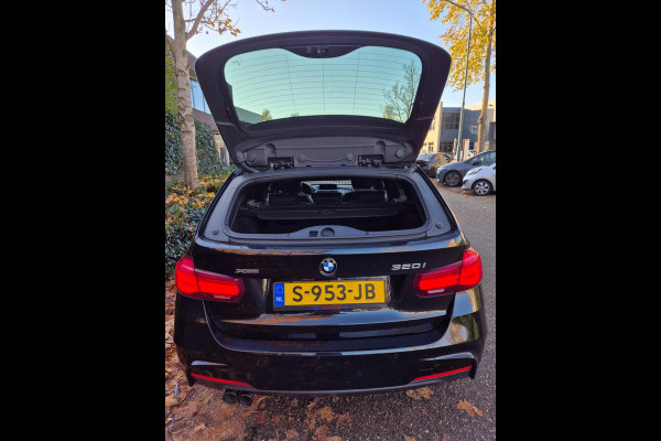 BMW 3 Serie Touring F31 320i M Sport X-drive Trekhaak Apple CarPlay dig.dash 19inch 320i xDrive M Sport Edition