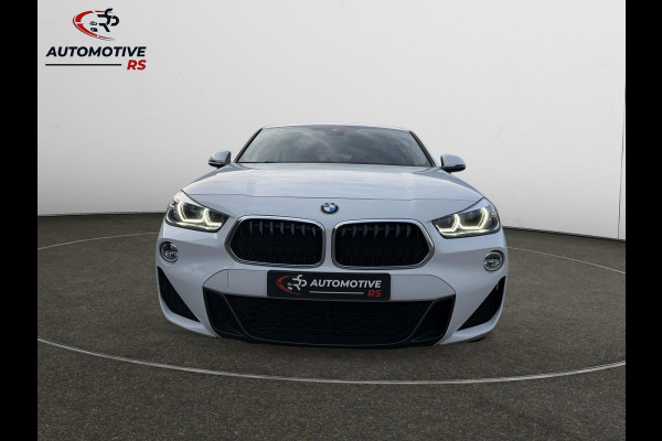 BMW X2 SDrive18i M-Pakket High Exec Full M Sportief Design LED 19” M-Velgen M-Alcantara Navi Camera PDC V+A