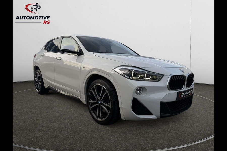 BMW X2 SDrive18i M-Pakket High Exec Full M Sportief Design LED 19” M-Velgen M-Alcantara Navi Camera PDC V+A