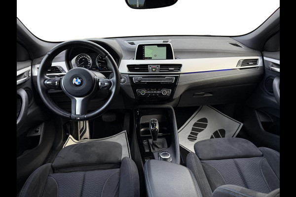 BMW X2 SDrive18i M-Pakket High Exec Full M Sportief Design LED 19” M-Velgen M-Alcantara Navi Camera PDC V+A