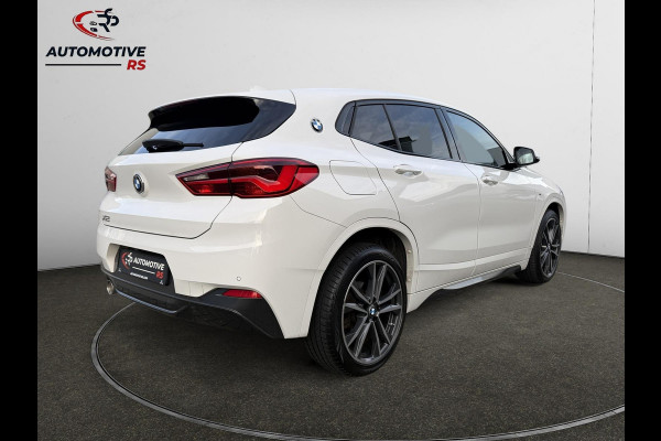 BMW X2 SDrive18i M-Pakket High Exec Full M Sportief Design LED 19” M-Velgen M-Alcantara Navi Camera PDC V+A