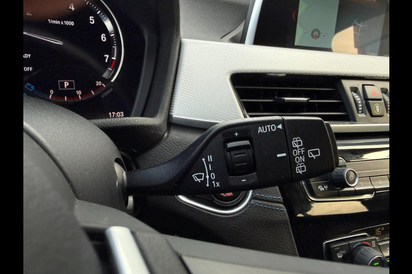 BMW X2 SDrive18i M-Pakket High Exec Full M Sportief Design LED 19” M-Velgen M-Alcantara Navi Camera PDC V+A